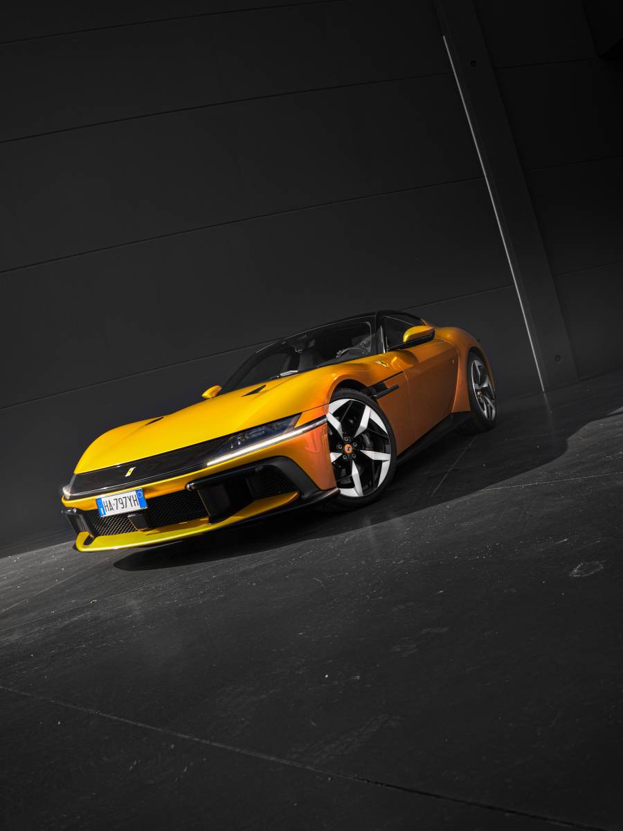 Ferrari 12Cilindri Coup&eacute; Rental